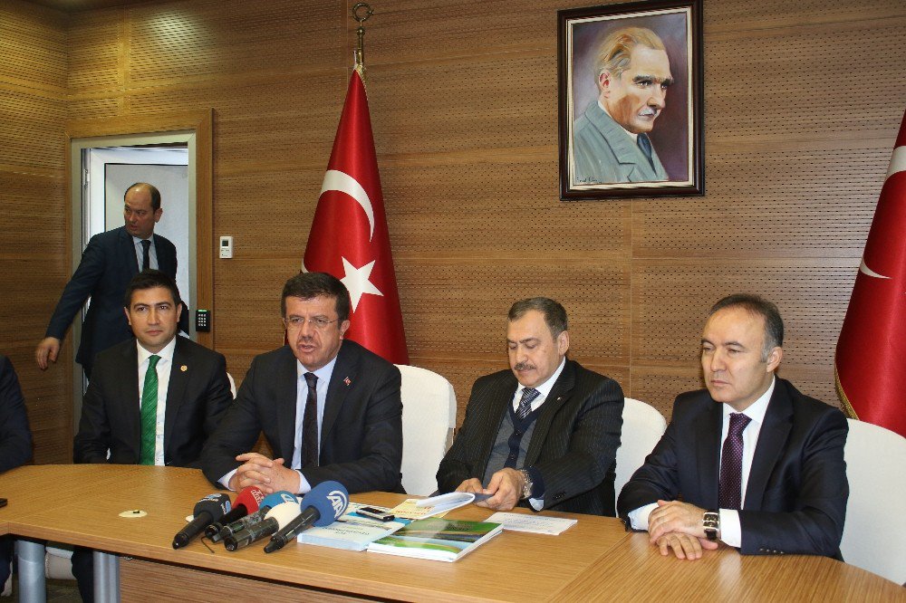 Bakan Zeybekci: "Ziyaretten Vazgeçmedim. Salon Bulamazsak Yolda, Kahvede, Parkta, Evlerde Vatandaşlarla Buluşacağız"