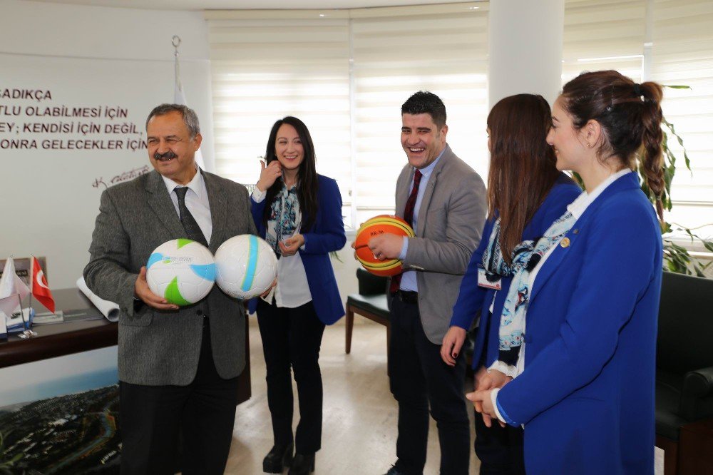 “Okullara 15 Bin Top Dağıtılıyor” Kampanyası