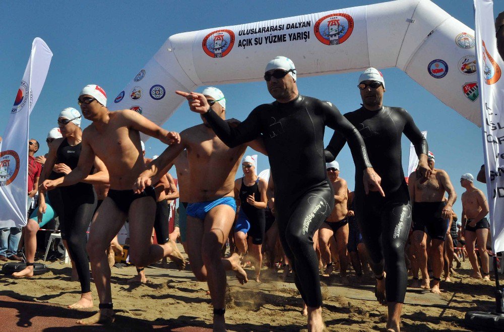 Dalyan Yine Carettalarla Yüzüyor