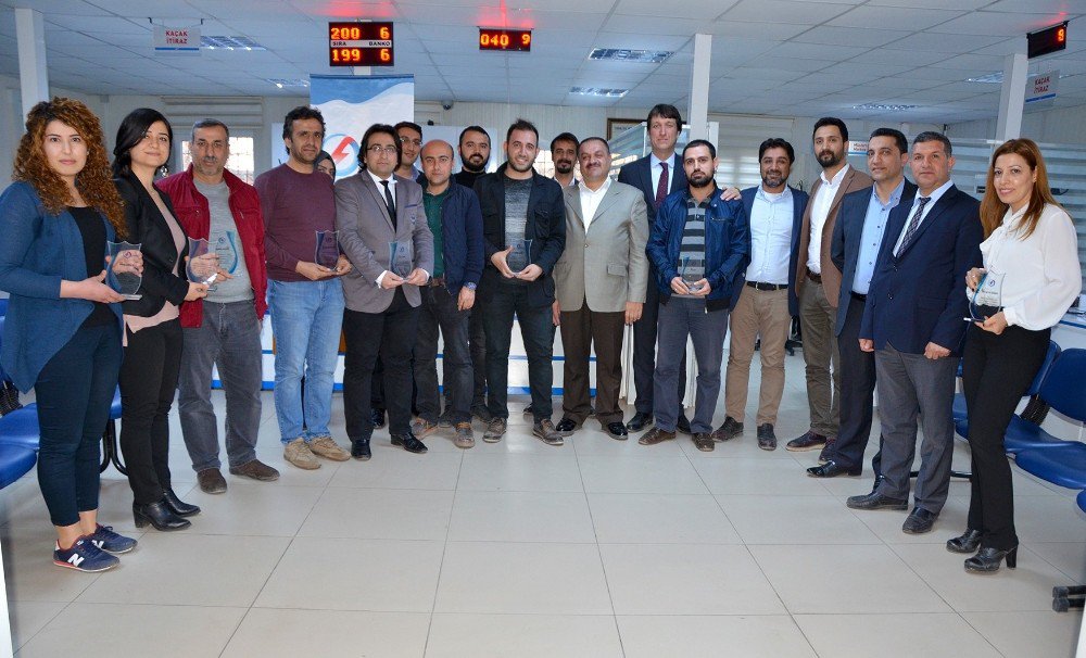 Dicle Elektrik Dağıtım’dan Mhm Çalışanlarına Plaket