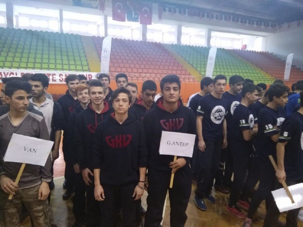 Gkv’nin Şampiyon Basketbol Takımı Elazığ’da Kasırga Gibi