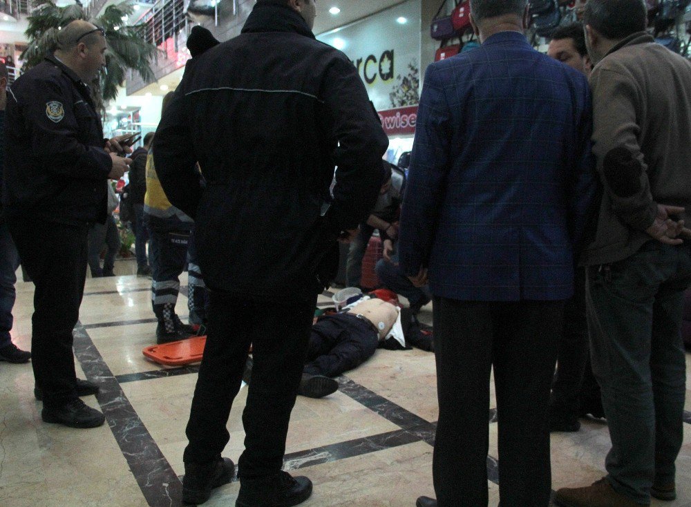 İş Merkezinde Feci Ölüm