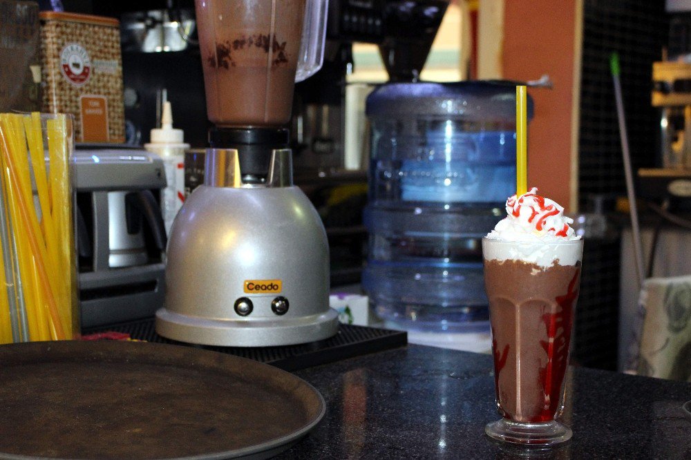 Bu Kafede Bisküvi İçiliyor