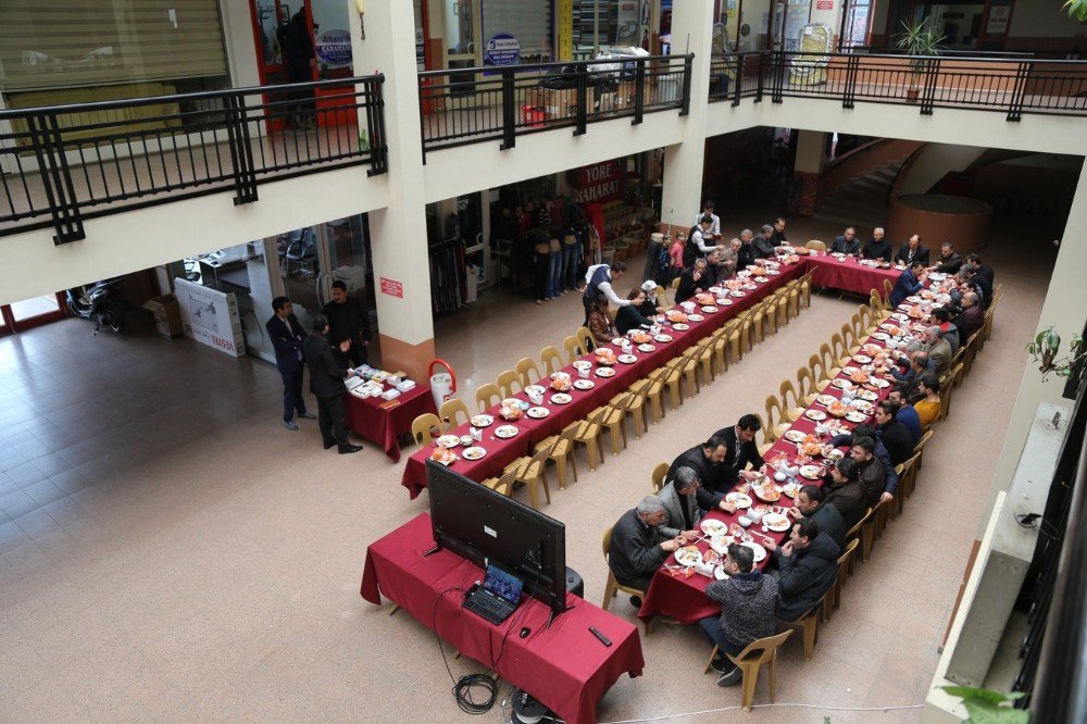 Başkan Başsoy Güne Uzun Çarşı Esnafı İle Başladı