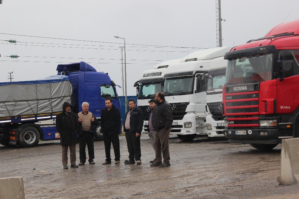 İskenderun Limanında Tır Şoförlerinin Tuvalet İsyanı