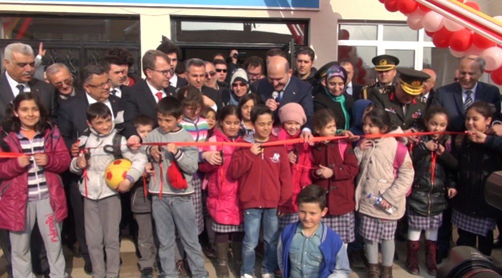Şehit Kaymakam Safitürk Ortaokulu’nun Açılışında Ailesi Gözyaşlarına Boğuldu