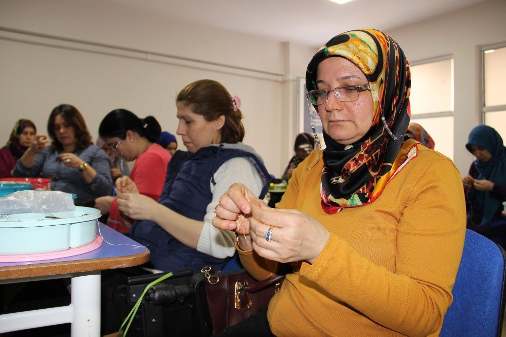 Anneler Kursta Çocuklar Kreşte