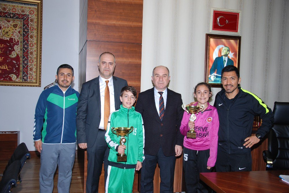 Başkan Yardımcısı Taş, Uluğbey Ortaokulu Öğrencilerini Ağırladı