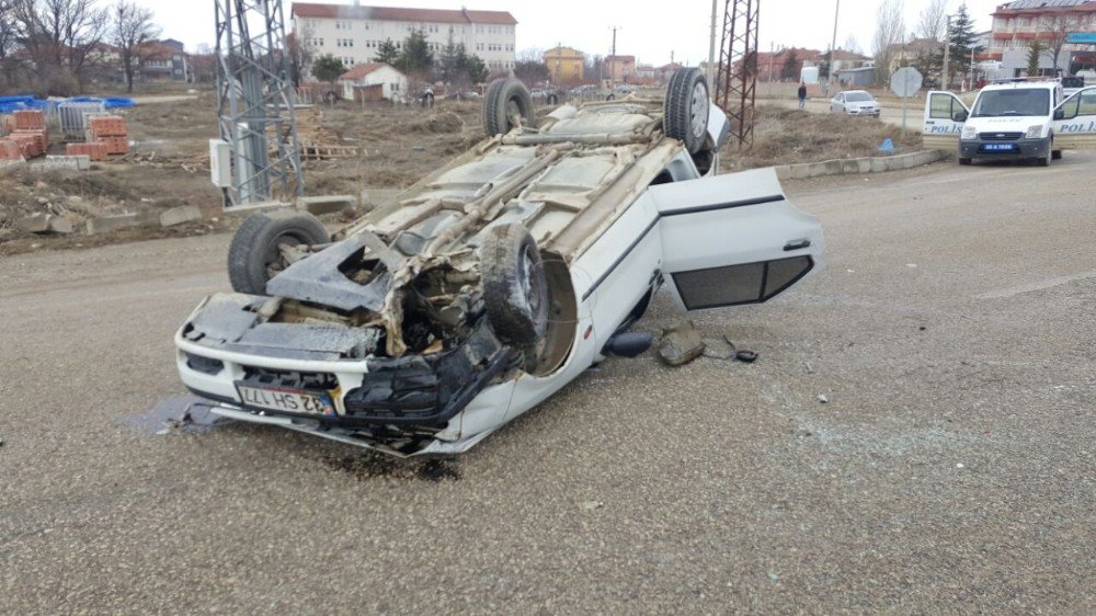 Tarım Aracının Çarptığı Otomobil Takla Attı: 1 Yaralı