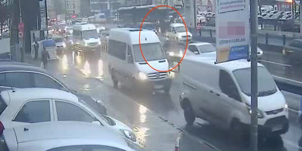 Avcılar’da Akıllara Durgunluk Veren Kaza Kamerada
