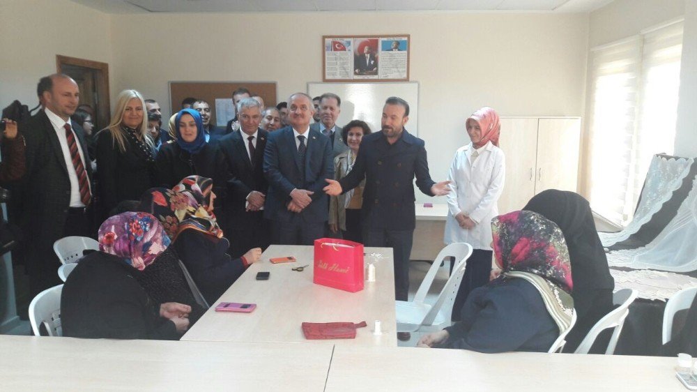 İzmit’in En Büyük Mahalle Konağı Hizmete Açıldı