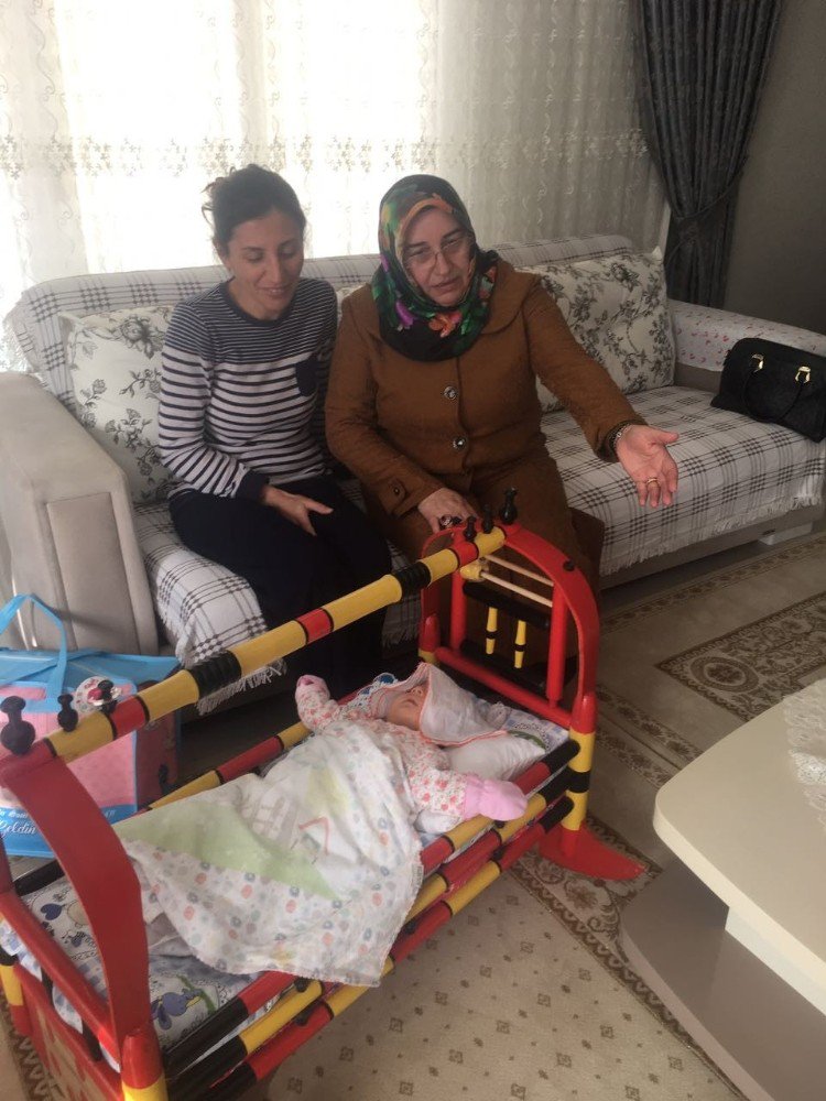 Hoş Geldin Bebek Ekibi, Körfez’de Ailelerin Evlerine Konuk Oluyor
