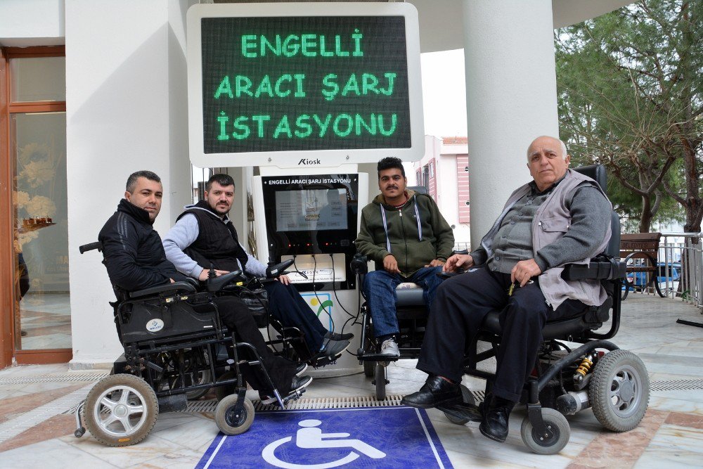Engelli Araçlarına Ücretsiz Şarj İstasyonu