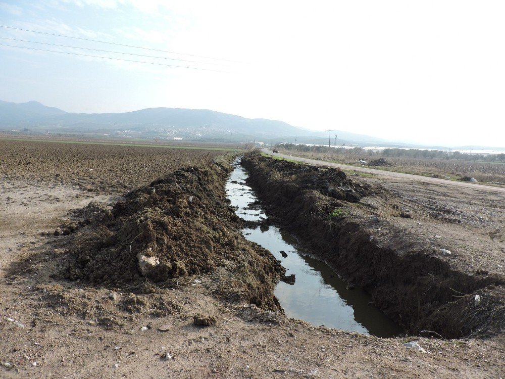 Maski’den 2 Bin 500 Metrelik Derede Temizlik