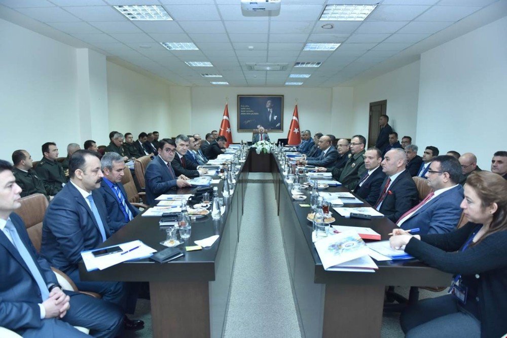 Vali Çakacak: “Halk Oylamasının Huzur Ve Güven İçinde Yapılması İçin Bütün Önlemler Alınacak”