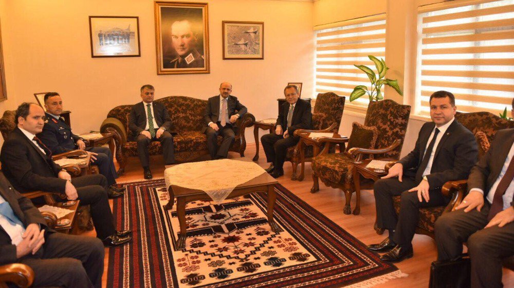 Milli Savunma Bakanı Fikri Işık’tan Mümbiç Açıklaması: