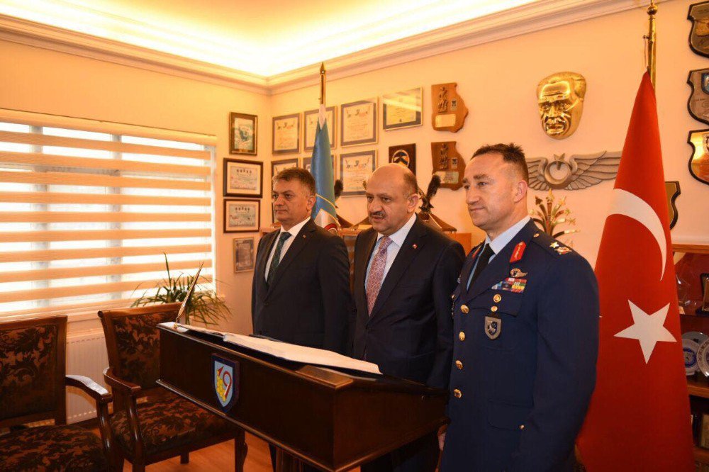 Milli Savunma Bakanı Fikri Işık’tan Mümbiç Açıklaması: