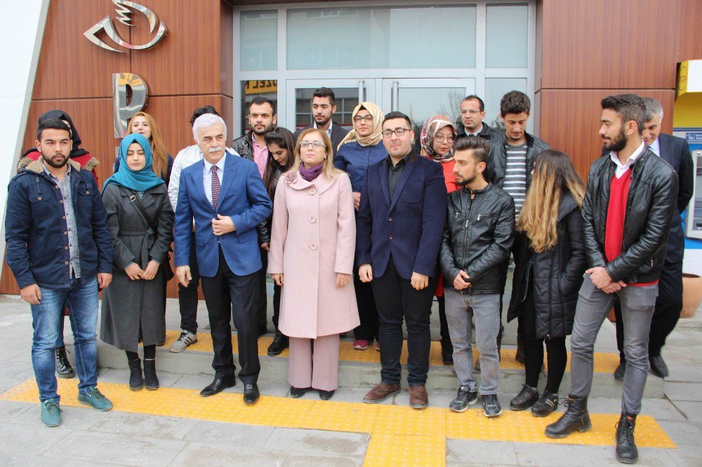 Üniversite Öğrencileri El Bab’ta Görev Yapan Askerlere Mektup Gönderdi