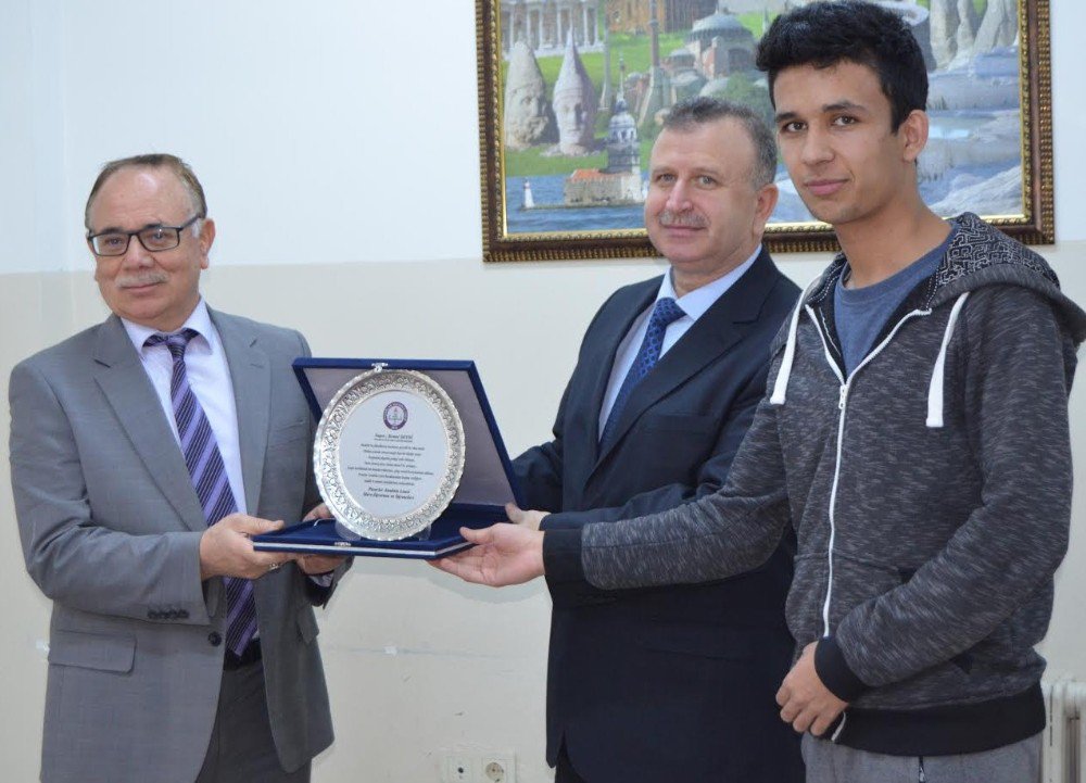 Anadolu Lisesi Öğrencileri Ygs Sınavı Öncesi Kahvaltıda Buluştu