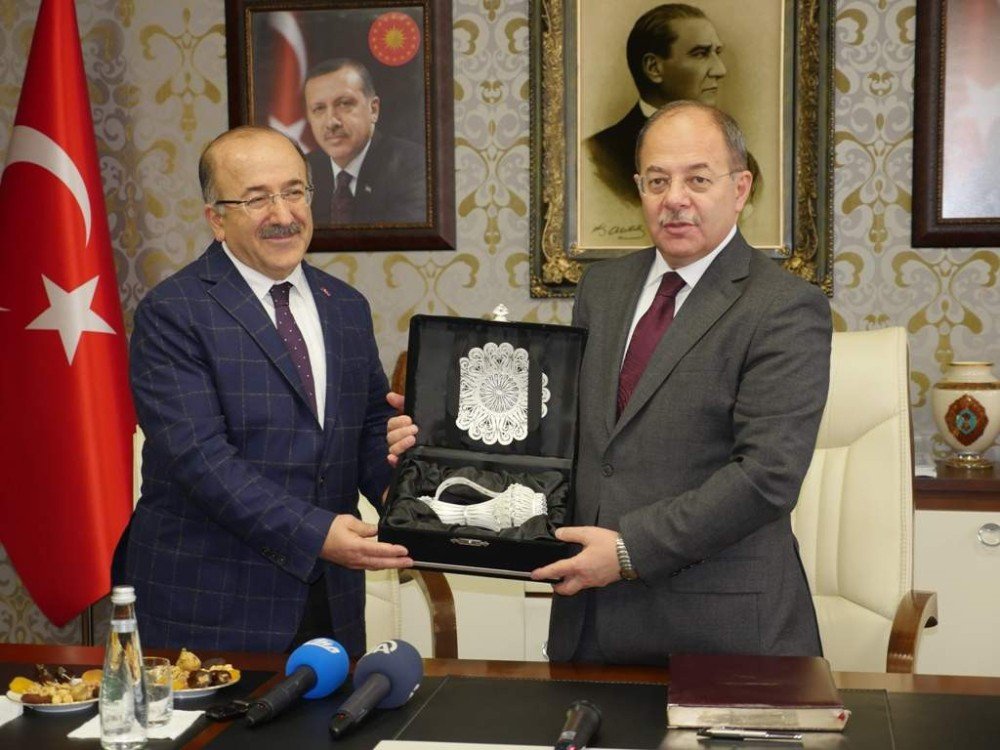 Sağlık Bakanı Akdağ, Başkan Gümrükçüoğlu’nu Ziyaret Etti