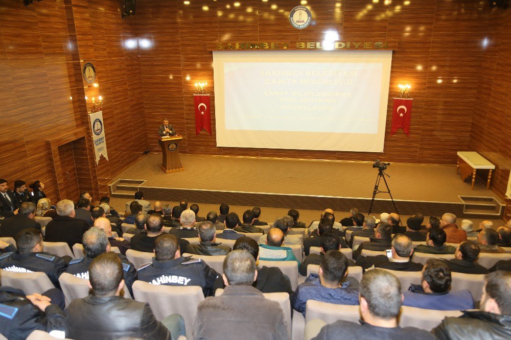 Zabıtalar Esnafı Bilgilendirdi