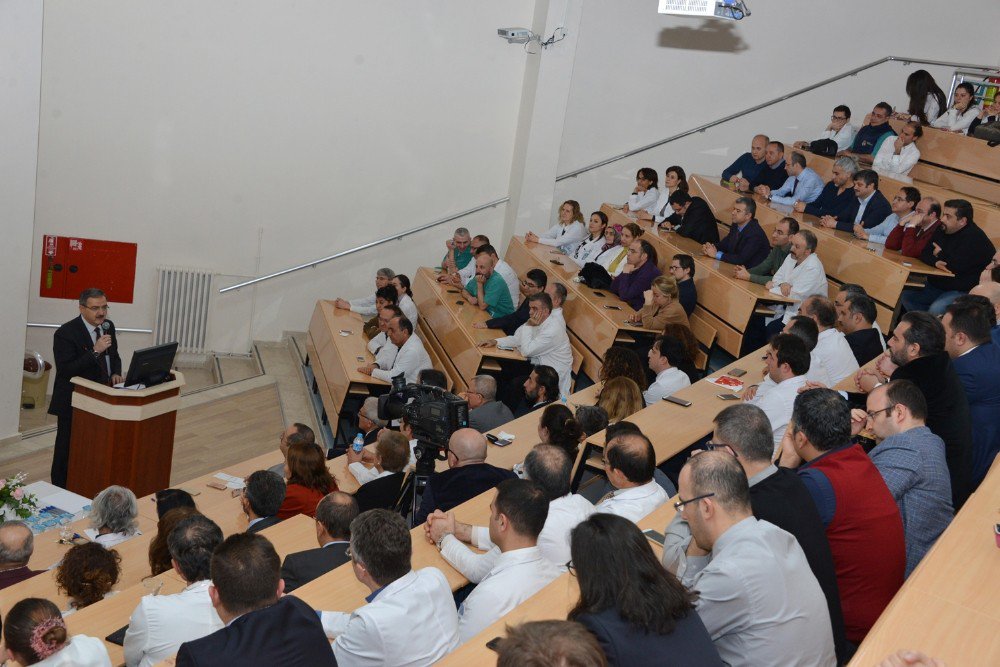 Rektör Şahin: “Tıp Fakülteleri Üniversitelerin Lokomotifidir”