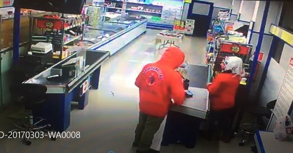 Polis 102 Kamera Kaydını İnceleyip Market Gaspçılarını Ortaya Çıkardı