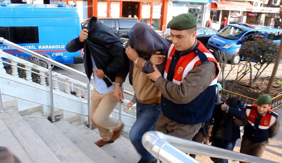 Nato’dan Mazot Hırsızlığı İddiasıyla 6 Kişi Yakalandı