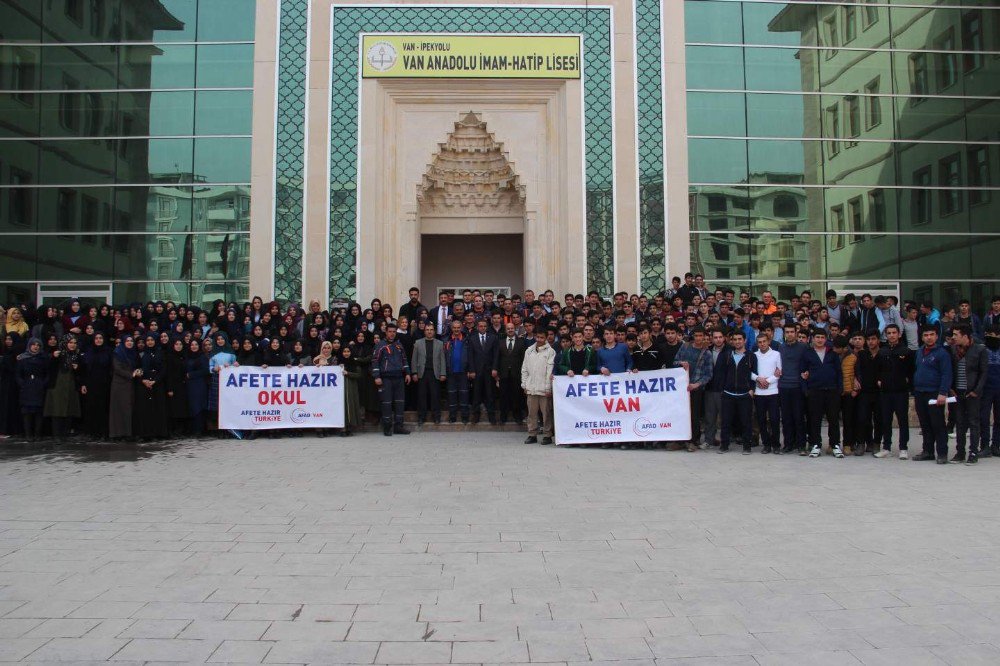 Afete Hazır Okul Eğitimleri Devam Ediyor