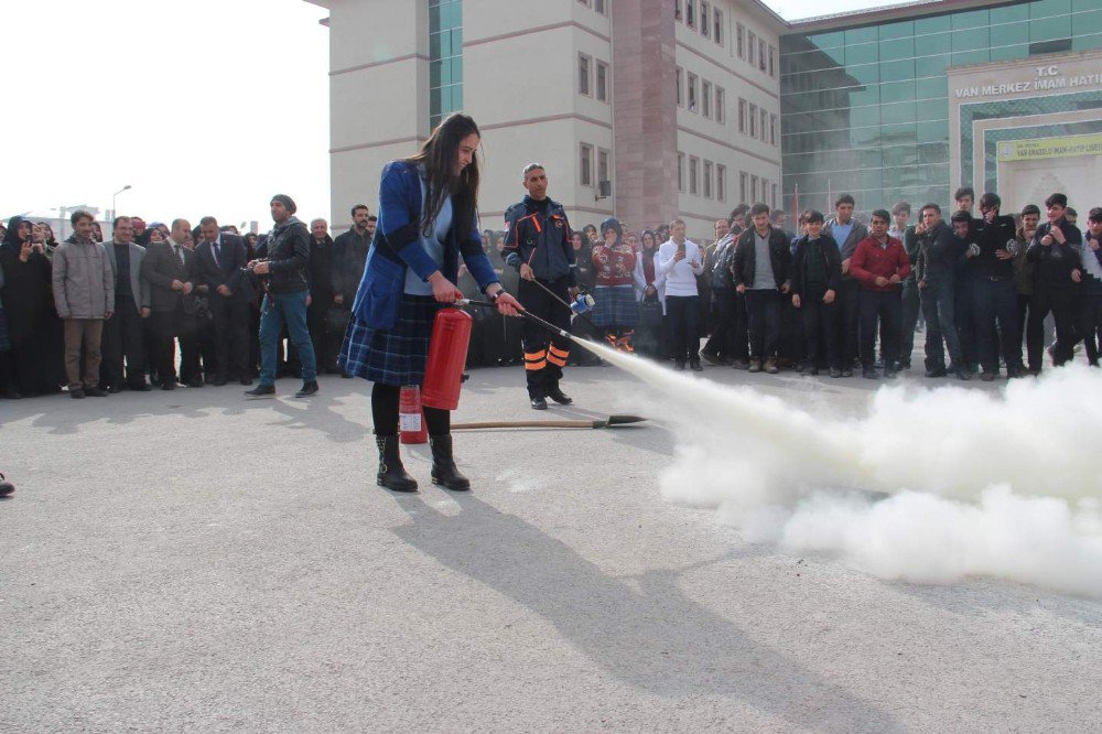 Afete Hazır Okul Eğitimleri Devam Ediyor