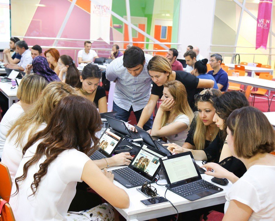 Abdulkadir Özbek: "Öğretmen Çok, Öğretmen Yok"