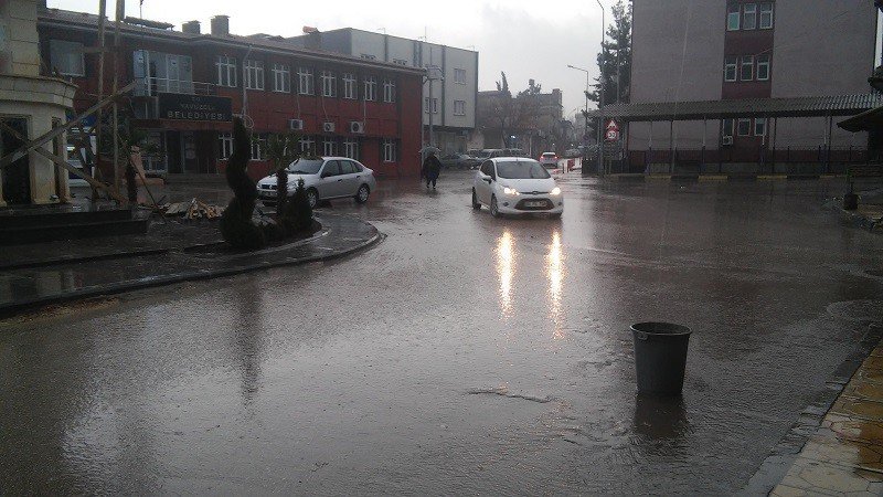 Yavuzeli İlçesinde Yağmur Etkili Oldu