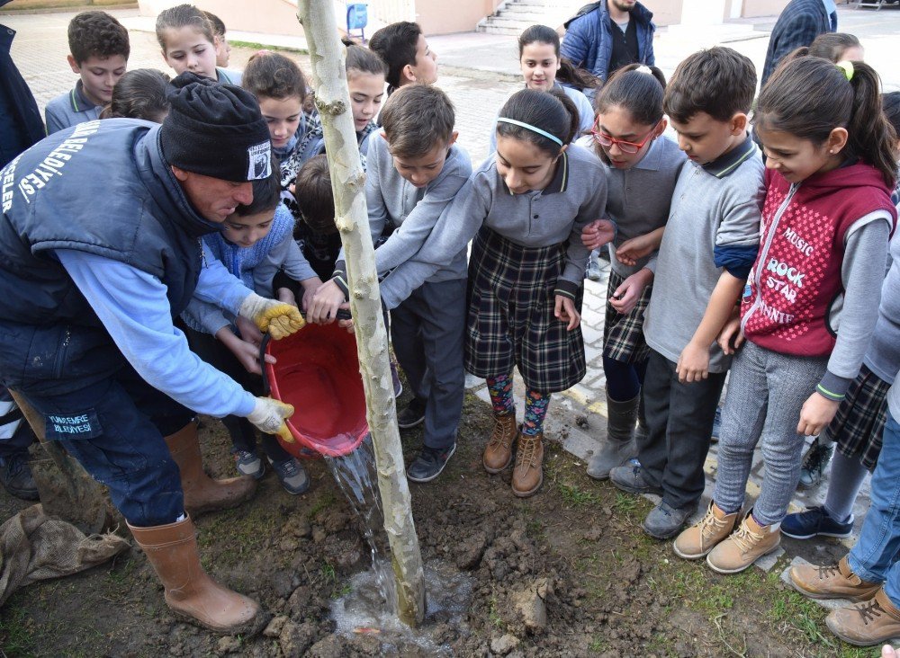 Minik Bahçıvanlar Toprağı Çok Sevdi
