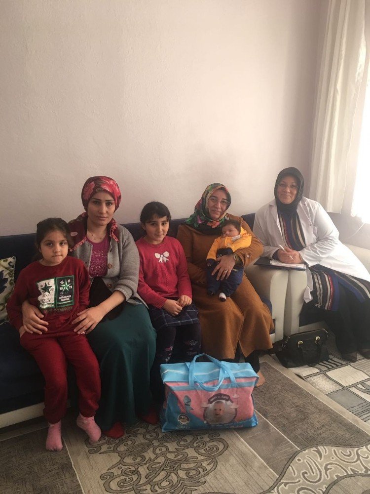 Hoş Geldin Bebek Ekibi, Körfez’de Ailelerin Evlerine Konuk Oluyor