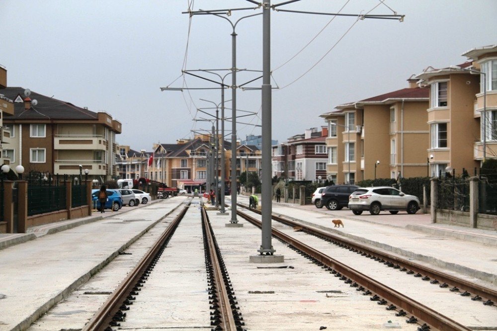 Tramvay Hattında Elektrik Telleri Çekiliyor