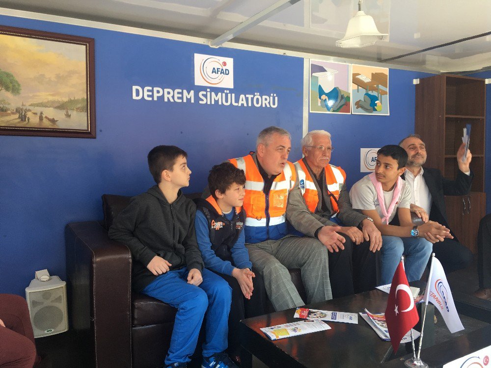 Deprem Simülasyon Tırında Depremi Yaşadılar