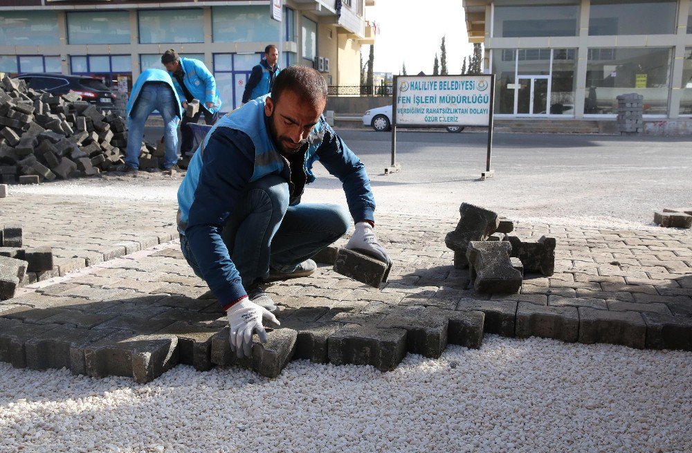 Haliliye Belediyesinden Karşıyaka Mahallesinde Kilitli Taş Çalışması