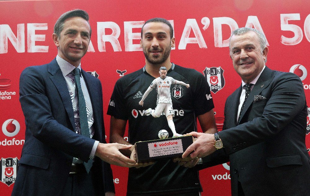 Cenk Tosun’a Plaket