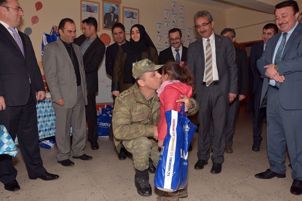 Ak Parti Şişli İlçe Teşkilatı Çatak’taki Okullara Yardım Etmeye Devam Ediyor