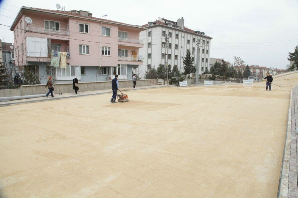 Odunpazarı Belediyesi Karapınar’a Hizmet Etmeye Devam Ediyor