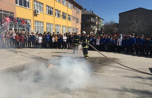 Simav İtfaiyesinden Okullarda Yangın Tatbikatı