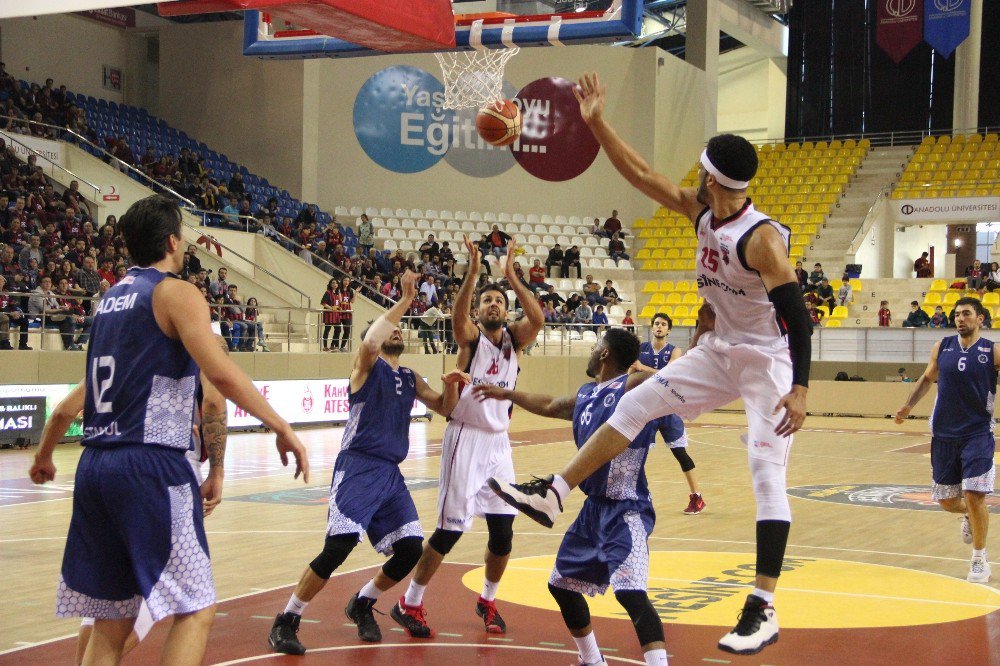 Nesine.com Eskişehir Basket Liderliğini Sürdürdü