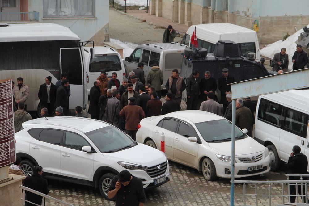 Başkale’de Trafik Kazası: 1 Ölü, 3 Yaralı