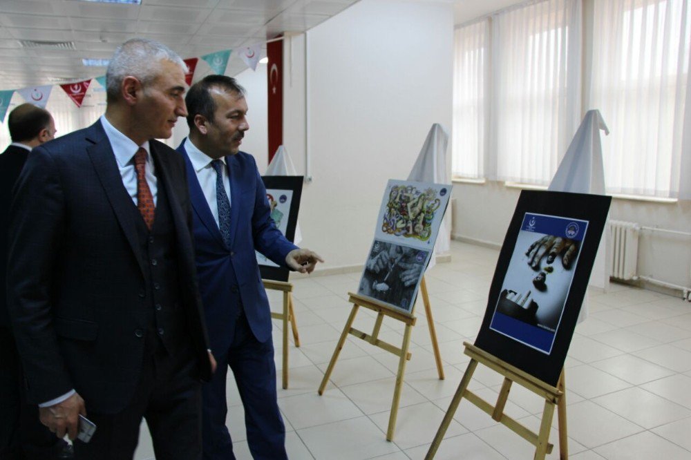 Erzincan’da “Bağımlı Olma Özgür Ol” Fotoğraf Sergisi Düzenlendi