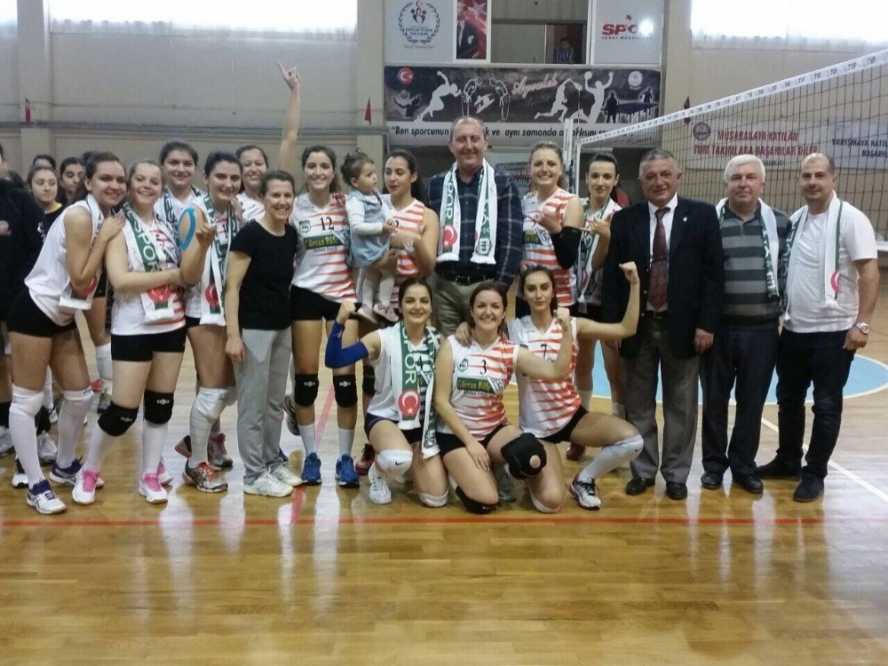 Çiçeklidedespor Bayan Voleybol Takımı 2’nci Ligde