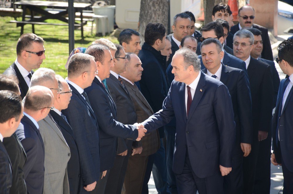 Bakan Özlü: “Mevcut Sistem Bizi Zorluyor”