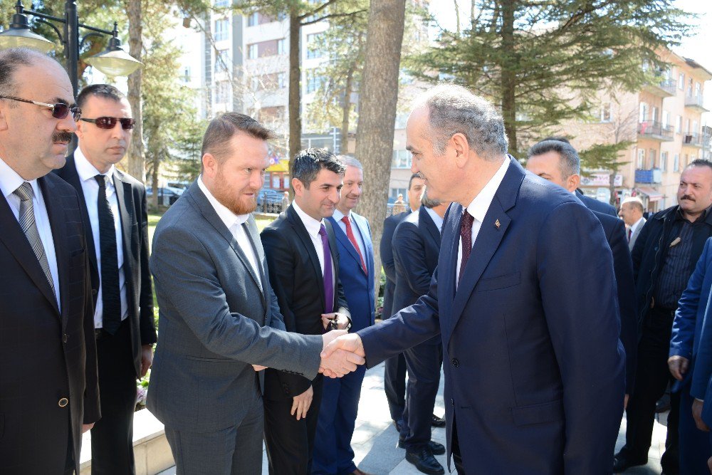 Bakan Özlü: “Mevcut Sistem Bizi Zorluyor”