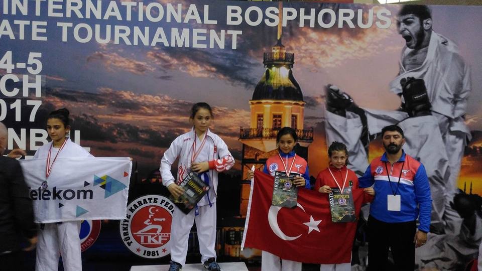 Biga Karate Gençlik Spor Kulübü Ayakta Alkışlandı