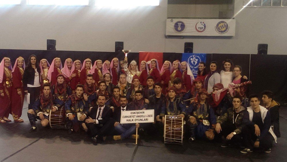 Cumhuriyet Anadolu Lisesi Halk Oyunları Ekibi Yine Birinci