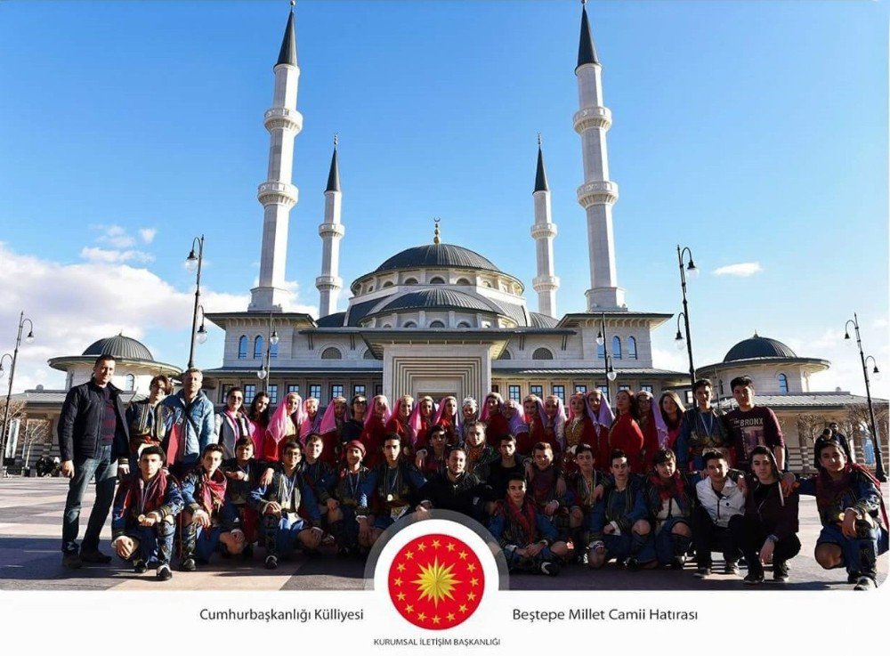 Cumhuriyet Anadolu Lisesi Halk Oyunları Ekibi Yine Birinci